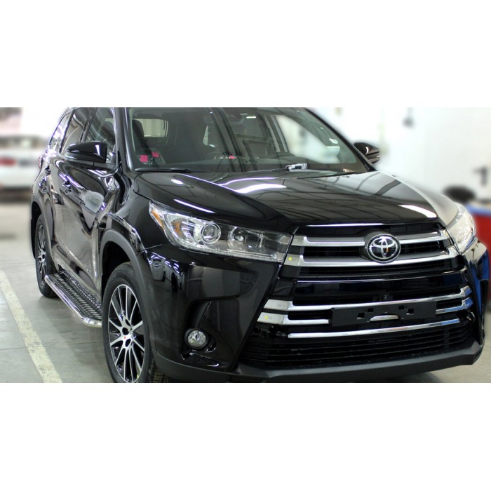 Пороги с площадкой чёрный алюминиевый лист для Toyota Highlander 2016-2019