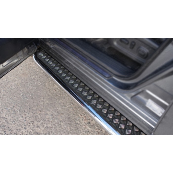 Пороги с площадкой чёрный алюминиевый лист для Nissan Pathfinder R52 2014-2020