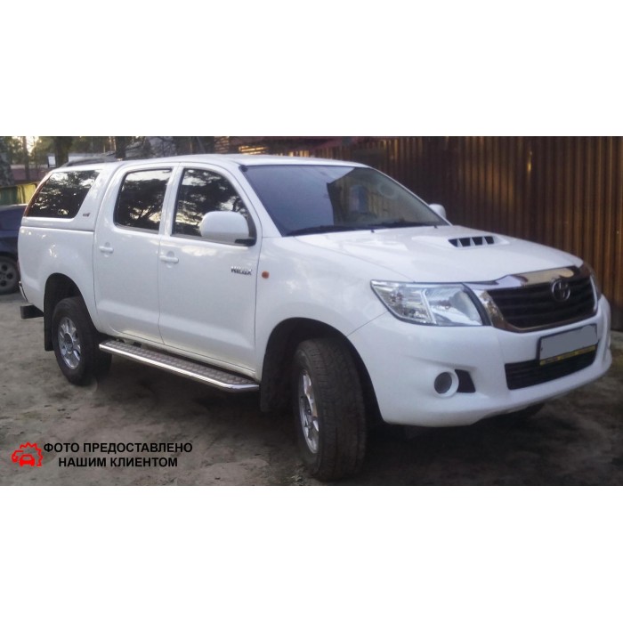 Пороги с площадкой чёрный алюминиевый лист для Toyota Hilux 2011-2015