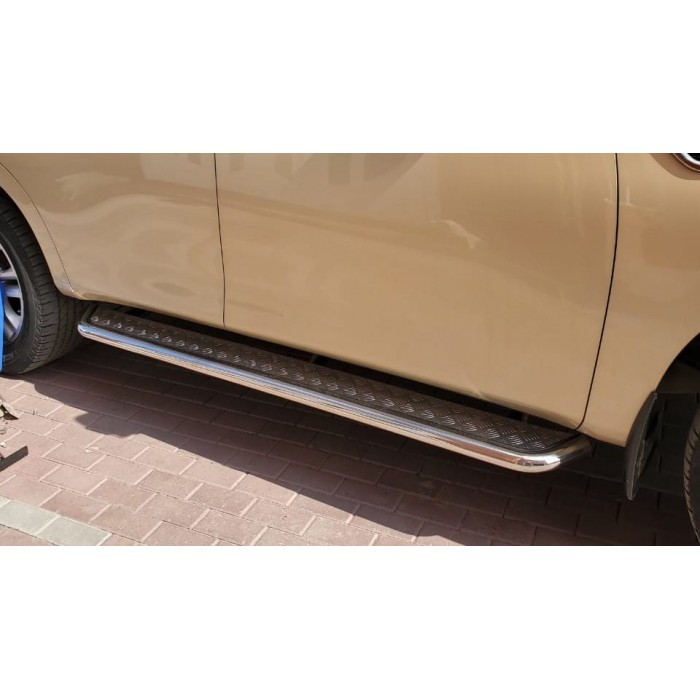 Пороги с площадкой чёрный алюминиевый лист для Nissan Patrol 2010-2024
