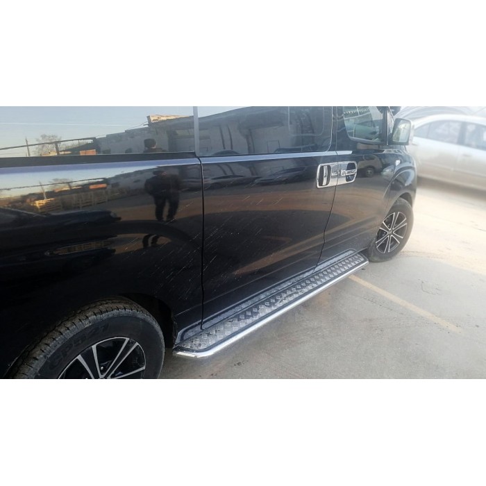 Пороги с площадкой чёрный алюминиевый лист для Hyundai H1 Starex 2007-2018