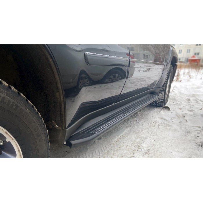 Пороги алюминиевые чёрные для Chevrolet TrailBlazer 2001-2011