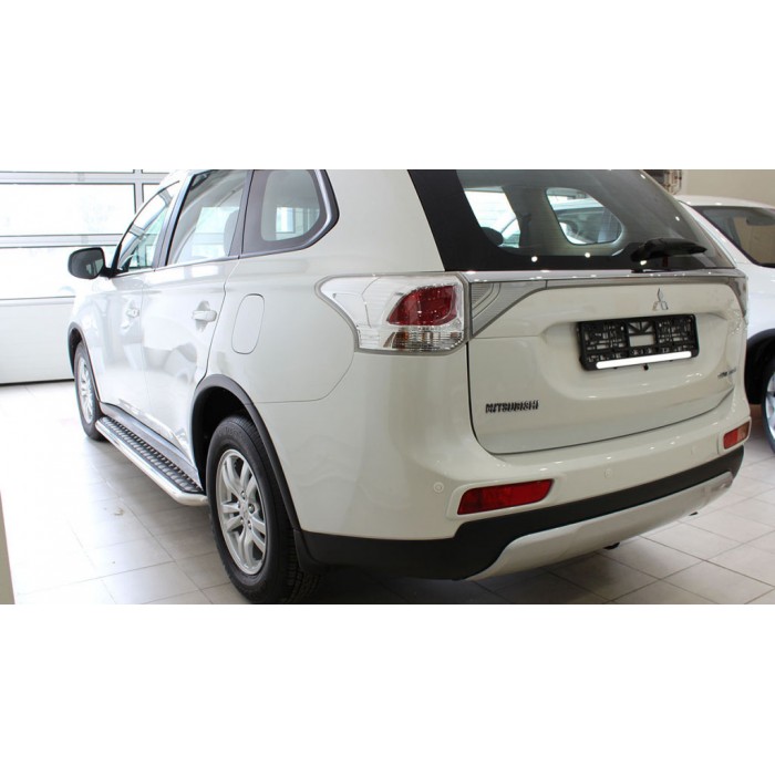 Пороги с площадкой чёрный алюминиевый лист для Mitsubishi Outlander 2012-2014