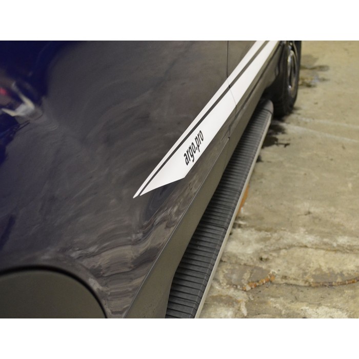 Пороги алюминиевые Maya на короткую базу для Opel Vivaro 2001-2018 артикул 26.MYM.01.19.KS.V-1