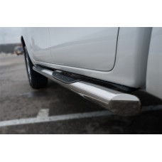 Пороги труба с накладками 76 мм вариант 1 для Toyota Hilux 2015-2020