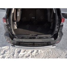 Накладка на задний бампер лист нержавеющий зеркальный для Toyota Fortuner 2017-2020