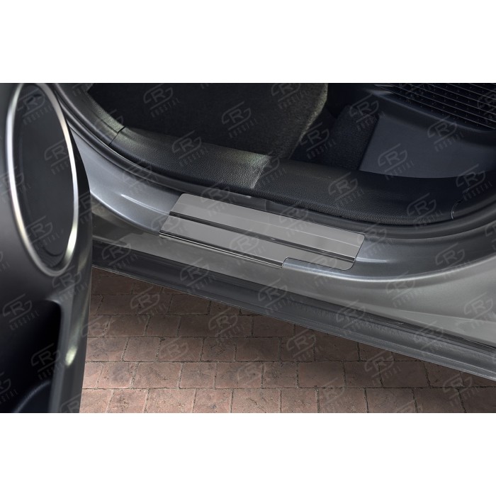 Накладки на пороги Russtal, зеркальные для Lexus NX 2014-2017 артикул LEXNX14-01