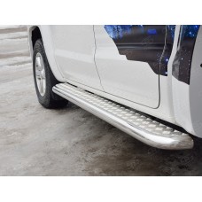 Пороги с площадкой алюминиевый лист 63 мм вариант 1 для Volkswagen Amarok 2016-2023