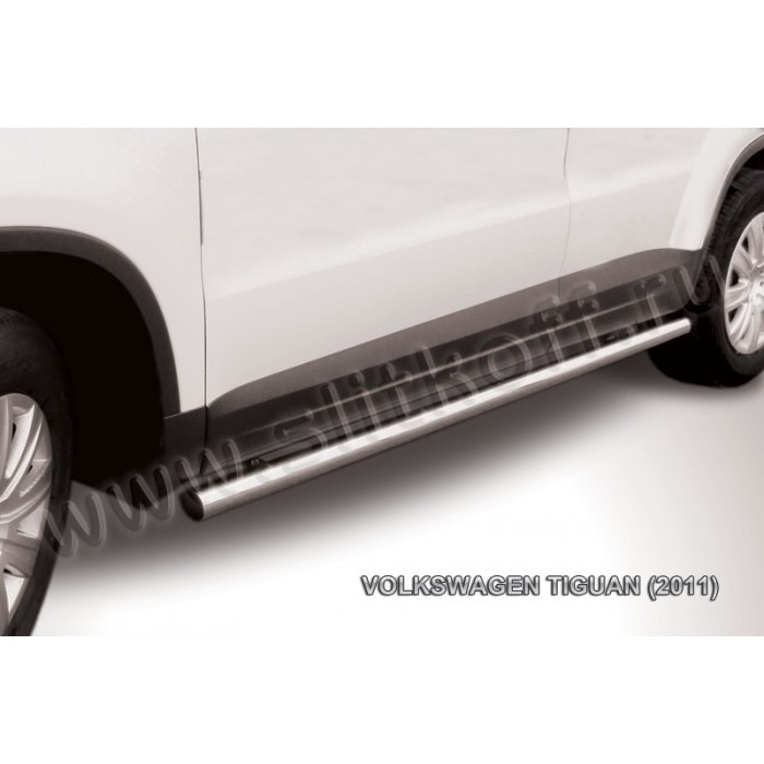 Пороги труба 57 мм серебристая для Volkswagen Tiguan 2011-2016 артикул VWTIG008S