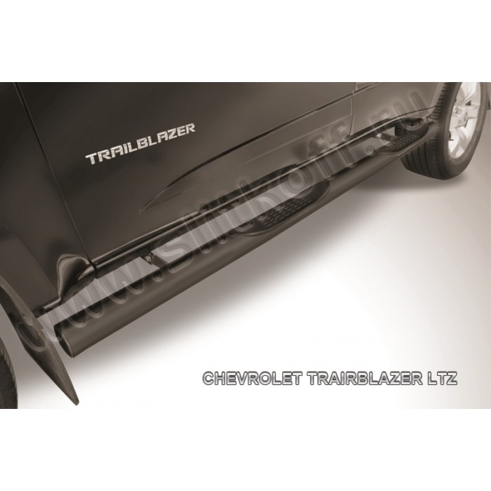 Пороги труба с накладками 76 мм чёрная для Chevrolet TrailBlazer 2013-2018 артикул CHTB12007B