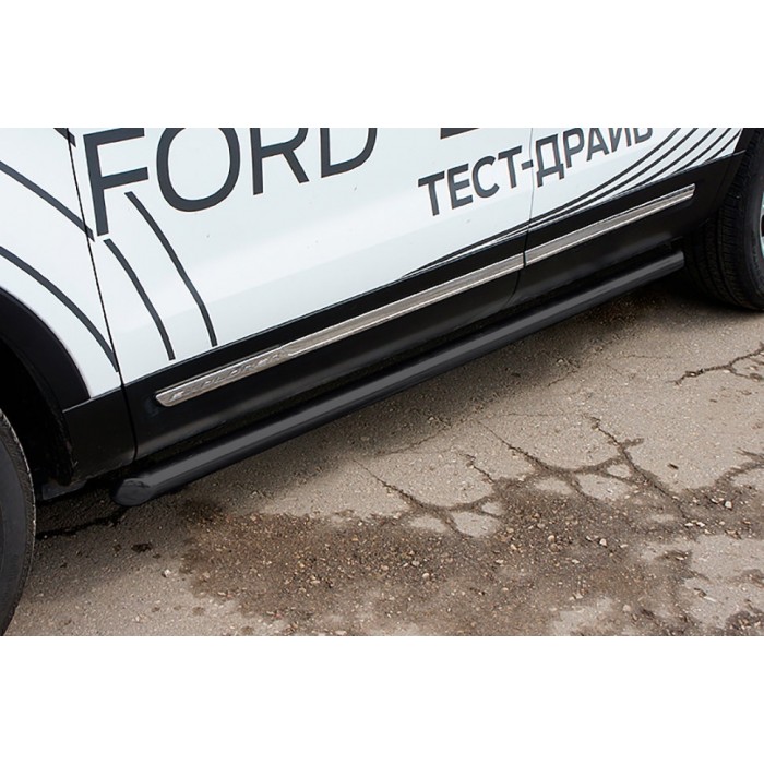Пороги труба 76 мм чёрная для Ford Explorer 2015-2017 артикул FEX15006B