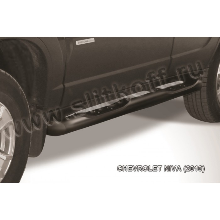 Пороги труба с накладками 76 мм чёрная для Chevrolet Niva 2009-2020 артикул CHN10006B