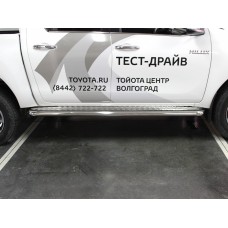 Пороги с площадкой алюминиевый лист 76 мм для Toyota Fortuner 2020-2023