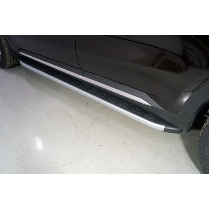 Пороги алюминиевые с пластиковой накладкой карбон серебро для Kia Sorento 2020-2023 артикул KIASOR20-15SL