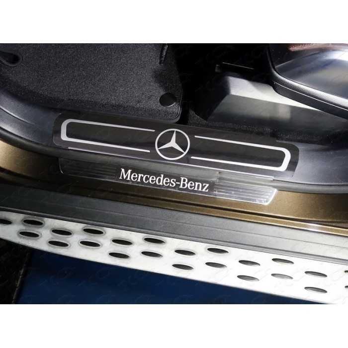 Накладки на пластиковые пороги лист зеркальный логотип Mercedes для Mercedes GLE 2015-2018 артикул MERGLECL15-02