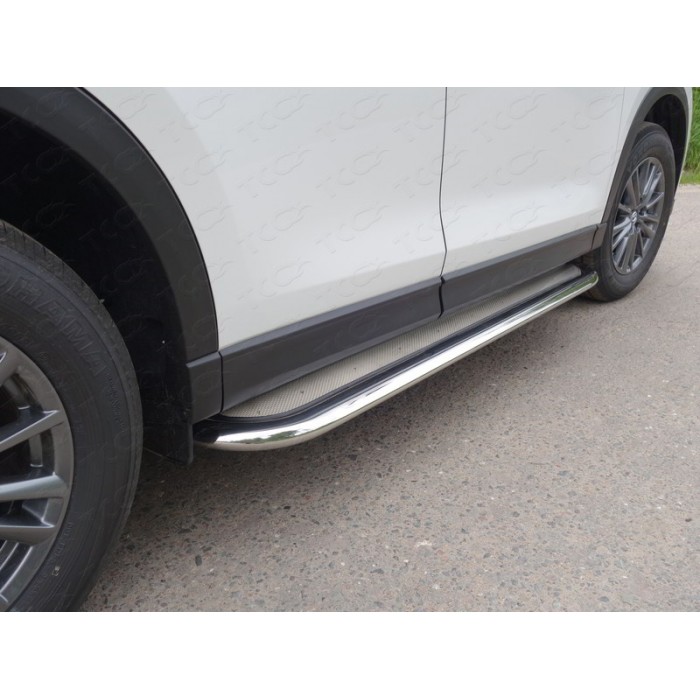 Пороги с площадкой нержавеющий лист 75х42 мм для Mazda CX-5 2018-2023 артикул MAZCX517-24