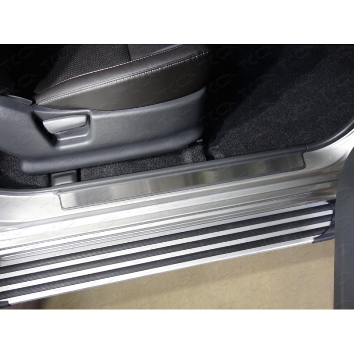 Накладки на пластиковые пороги шлифованный лист 2 штуки для Suzuki Jimny 2012-2018 артикул SUZJIM16-08