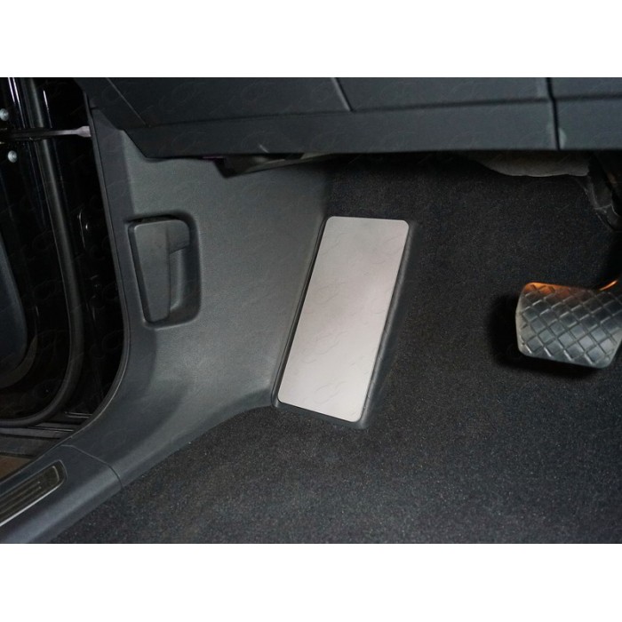 Накладка площадки левой ноги лист алюминий 4 мм для Volkswagen Teramont 2018-2023 артикул VWTER18-01