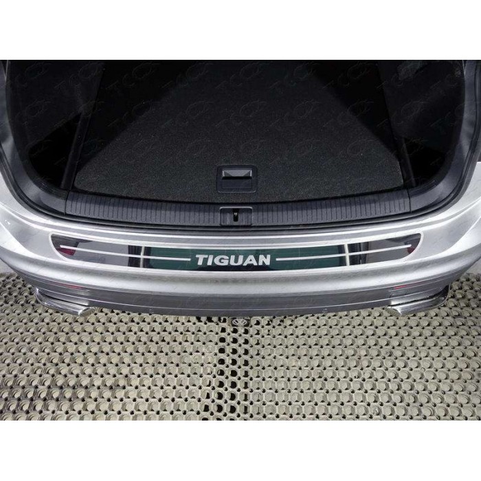 Накладка на задний бампер зеркальный лист логотип VW для Volkswagen Tiguan 2016-2023 артикул VWTIG17-42