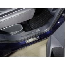 Вставки задние на пластиковые пороги зеркальный лист 2 штуки для Volkswagen Tiguan 2016-2022