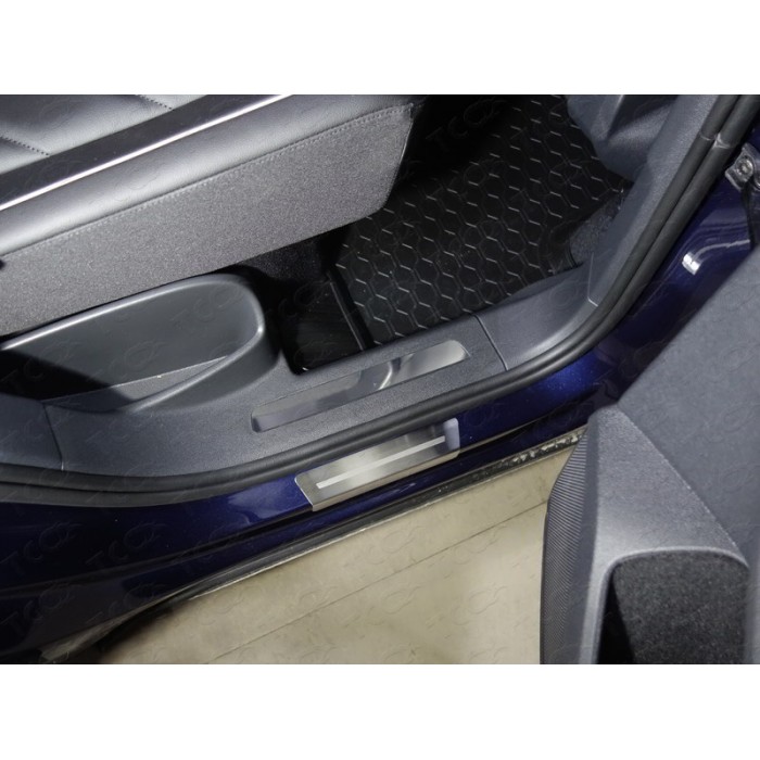 Вставки задние на пластиковые пороги зеркальный лист 2 штуки для Volkswagen Tiguan 2016-2022 артикул VWTIGOFR17-54
