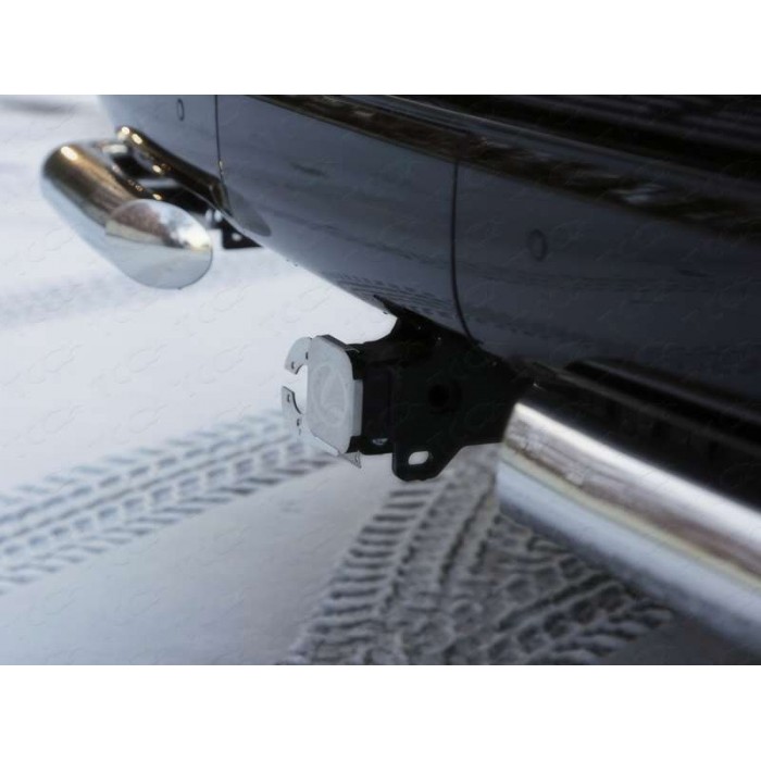 Заглушка на фаркоп с логотипом Lexus из нержавеющей стали для Lexus LX-570/450d 2015-2022 артикул TCUZLEX1
