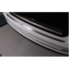 Накладка на задний бампер лист зеркальный надпись quattro  для Audi Q8 2018-2022