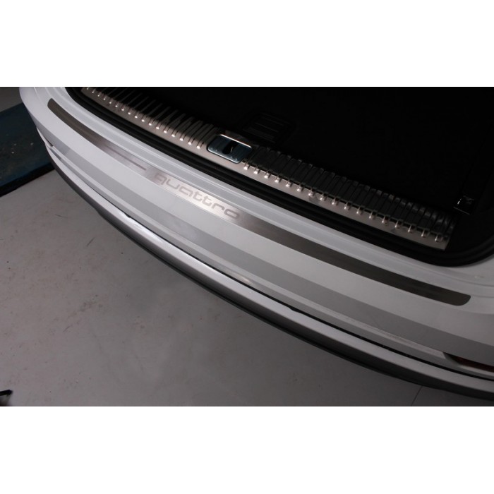 Накладка на задний бампер лист зеркальный надпись quattro  для Audi Q8 2018-2023 артикул AUDIQ819-08