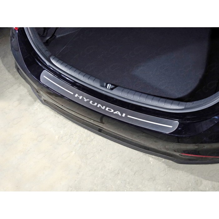 Накладка на задний бампер шлифованный лист надпись Hyundai для Hyundai Accent 2018-2023 артикул HYUNACC17-14