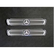 Накладки на пластиковые пороги зеркальный лист лого Mercedes для Mercedes-Benz GL 350 X166 2012-2016