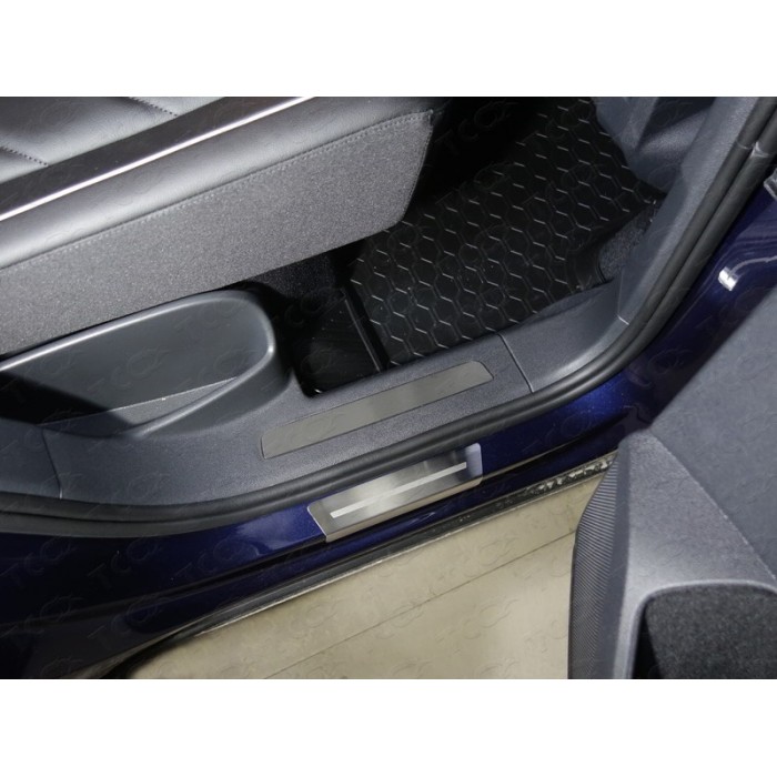 Вставки задние на пластиковые пороги шлифованный лист 2 штуки для Volkswagen Tiguan 2016-2022 артикул VWTIGOFR17-55