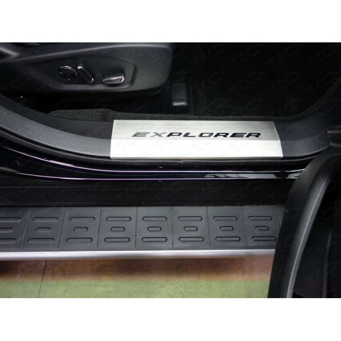 Накладки на пороги шлифованный лист надпись Explorer 2 шт для Ford Explorer 2015-2017 артикул FOREXPL16-25
