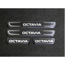 Накладки на пороги внутренние зеркальный лист надпись Octavia для Skoda Octavia A7 2013-2020