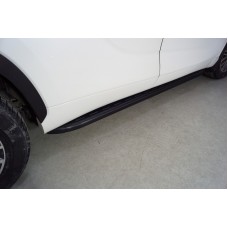 Пороги алюминиевые с пластиковой накладкой карбон черные  для Toyota Highlander 2020-2023