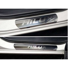 Накладки на пороги с надписью Hilux зеркальный лист для Toyota Hilux/Hilux Black Onyx 2015-2023