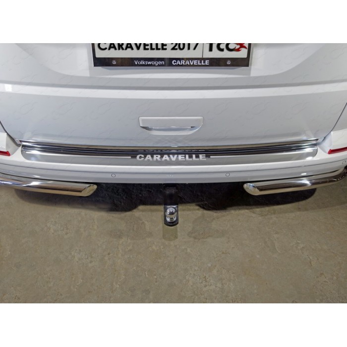 Накладка на задний бампер зеркальный лист надпись Caravelle для Volkswagen Caravelle T6 2015-2023 артикул VWCARAV17-03