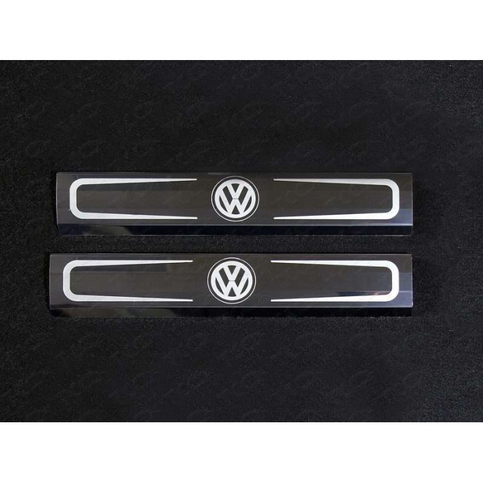 Накладки на пороги внутренние зеркальные надпись лого Volkswagen для Volkswagen Touareg 2014-2017 артикул VWTOUAR14-22