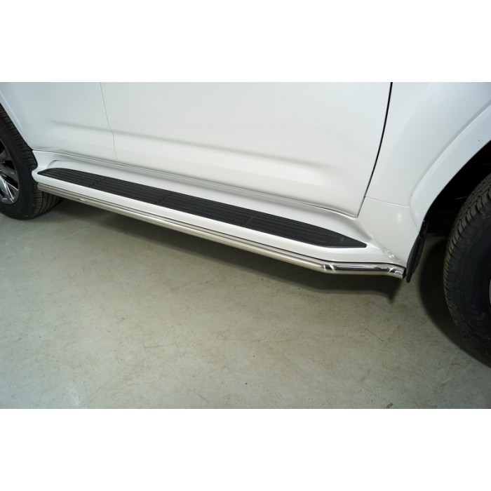 Пороги с площадкой алюминиевый лист 42,4 мм для Toyota Land Cruiser 300 2021-2023