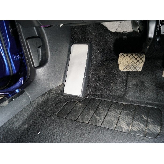 Накладка площадки левой ноги (лист алюминий) 4 мм для Volkswagen Taos 2021-2023