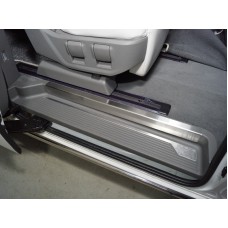 Накладки на задние пороги шлифованные 2 шт для Hyundai Staria 2021-2023