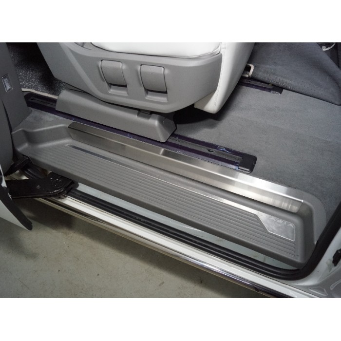 Накладки на задние пороги шлифованные 2 шт для Hyundai Staria 2021-2023