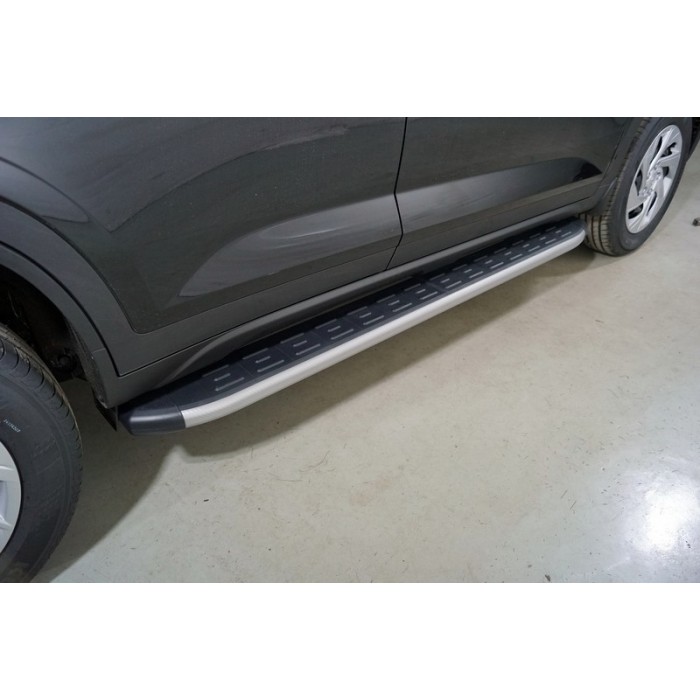 Пороги алюминиевые ТСС с накладкой серебристые 1720 мм для Hyundai Creta 2021-2023
