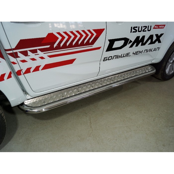 Пороги овал с площадкой алюминиевый лист 75х42 мм  на 3.0 для Isuzu D-MAX 2019-2023