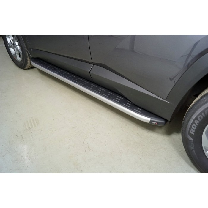 Пороги алюминиевые ТСС с накладкой серебристые 1820 мм для Hyundai Tucson 2021-2023