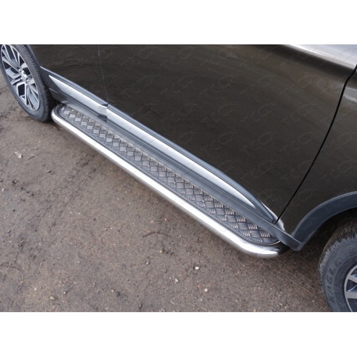Пороги с площадкой алюминиевый лист 60 мм для Mitsubishi Outlander 2015-2018 артикул MITOUT15-14