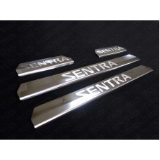 Накладки на пороги зеркальный лист надпись SENTRA для Nissan Sentra 2012-2017