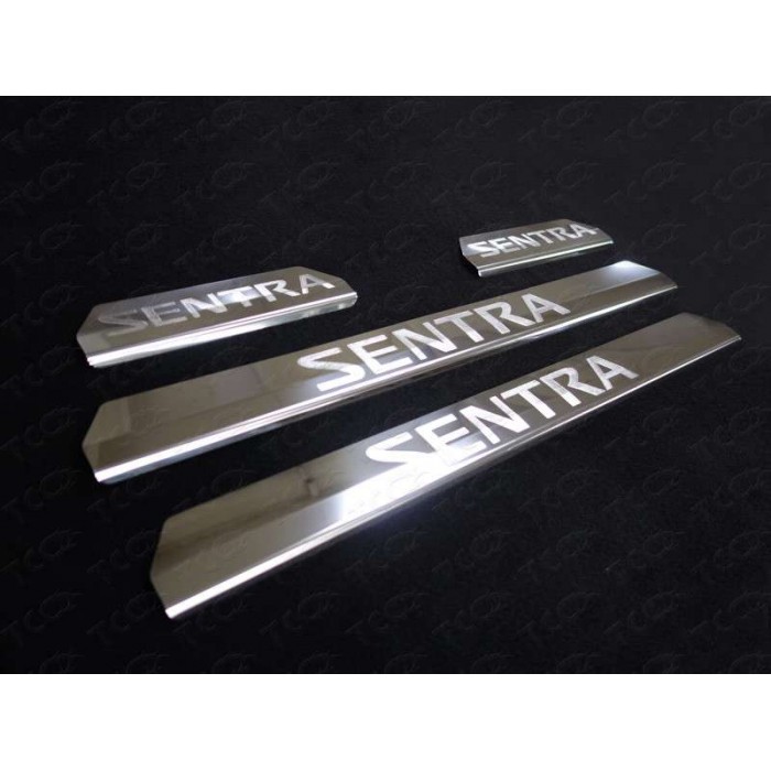 Накладки на пороги зеркальный лист надпись SENTRA для Nissan Sentra 2012-2017 артикул NISSEN15-06
