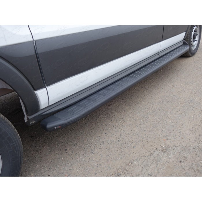 Порог алюминиевый ТСС с накладкой левый чёрный 2220 мм для Ford Transit FWD L2 2014-2023 артикул FORTRAN16-18BL