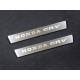 Накладки на пластиковые пороги лист шлифованный надпись Honda CR-V 2 шт для Honda CR-V 2017-2023 артикул HONCRV17-04