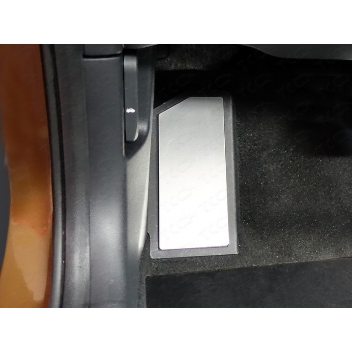 Накладка площадки левой ноги алюминий 4 мм для Kia Sportage 2019-2022 артикул KIASPORT18-01